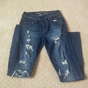 American Eagle High Rise Distressed Jegging